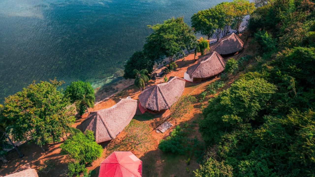 Khabita Beach Resort Lembar  Exterior photo