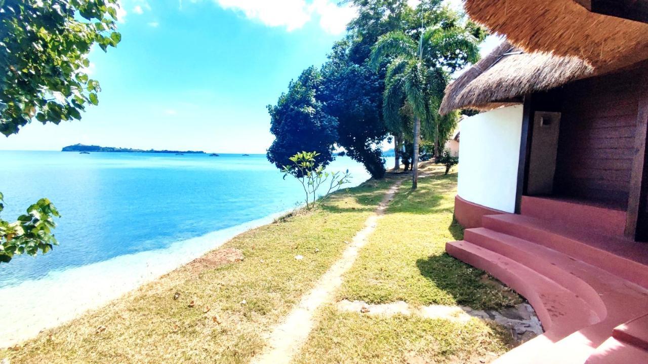 Khabita Beach Resort Lembar  Exterior photo